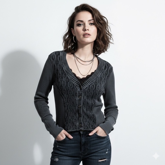 We The Free Sweaters - Free People We The Free Snapshot Cable Grey Cropped Cardigan Sweater Black XL